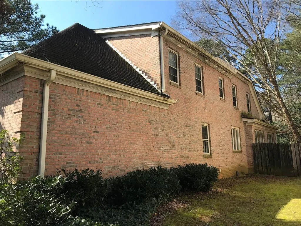 5120 Falcon Chase Lane, Sandy Springs, Georgia 30342, 3 Bedrooms Bedrooms, ,3 BathroomsBathrooms,Residential,Sold,5120 Falcon Chase Lane,6685362