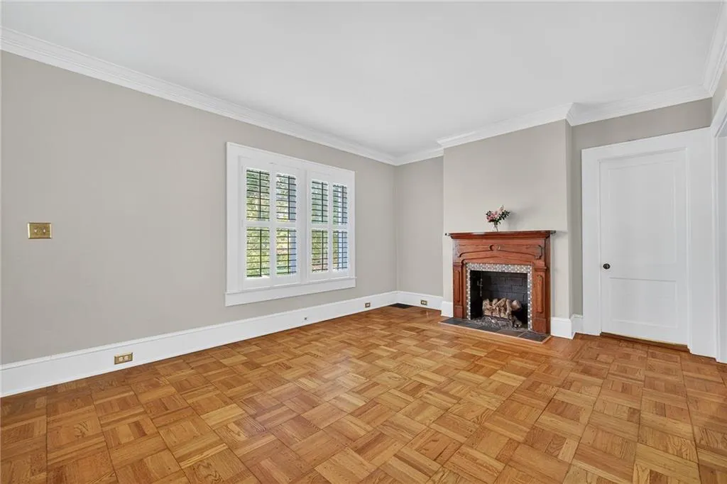3299 W Shadowlawn Avenue Ne, Atlanta, Georgia 30305, 3 Bedrooms Bedrooms, ,2 BathroomsBathrooms,Residential,Sold,3299 W Shadowlawn Avenue Ne,7679315
