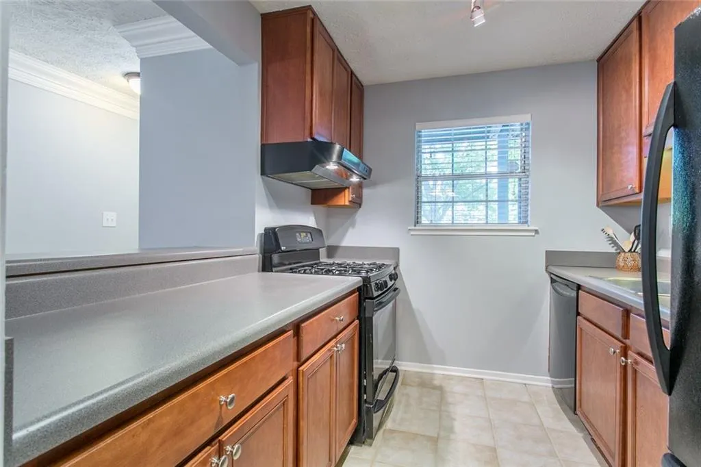 6814 Glenridge Drive Unit J, Sandy Springs, Georgia 30328, 2 Bedrooms Bedrooms, ,2 BathroomsBathrooms,Residential,Sold,6814 Glenridge Drive Unit J,6587268