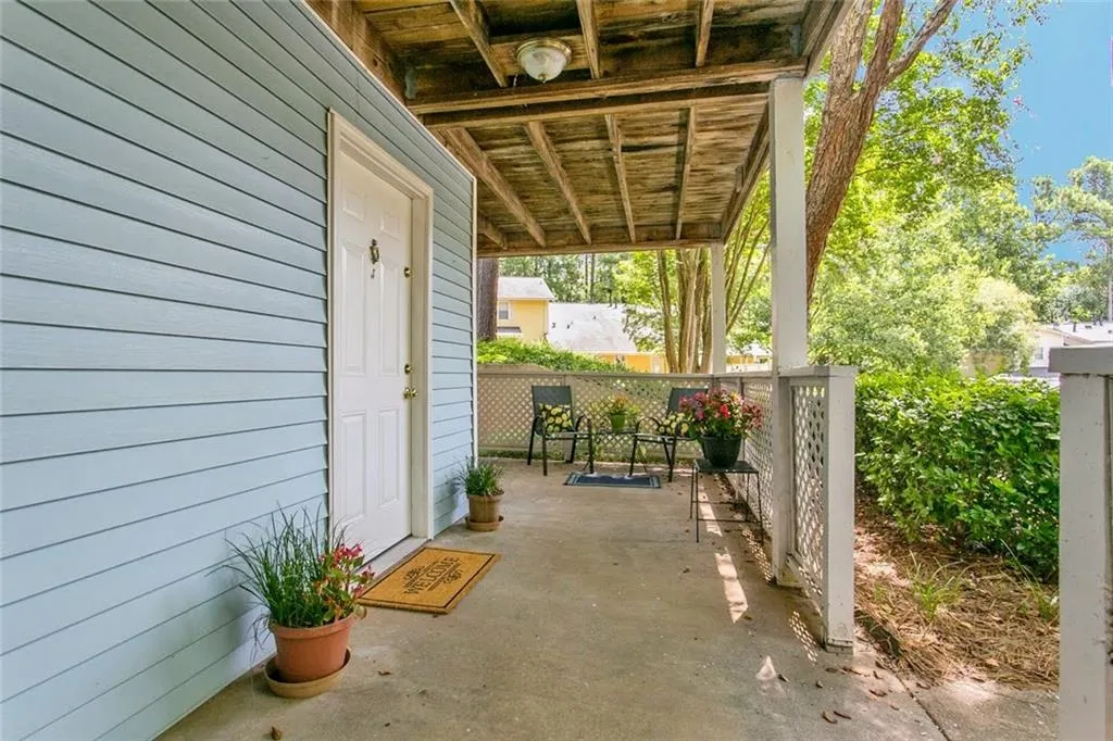 6814 Glenridge Drive Unit J, Sandy Springs, Georgia 30328, 2 Bedrooms Bedrooms, ,2 BathroomsBathrooms,Residential,Sold,6814 Glenridge Drive Unit J,6587268