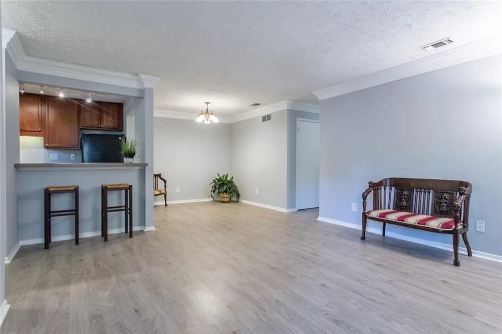 6814 Glenridge Drive Unit J, Sandy Springs, Georgia 30328, 2 Bedrooms Bedrooms, ,2 BathroomsBathrooms,Residential,Sold,6814 Glenridge Drive Unit J,6587268
