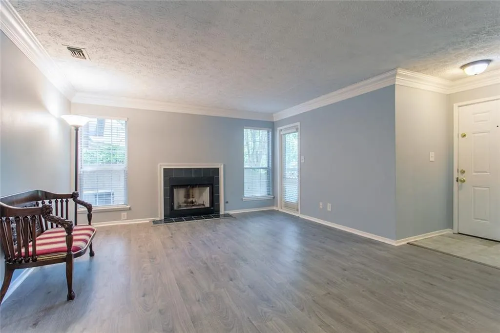 6814 Glenridge Drive Unit J, Sandy Springs, Georgia 30328, 2 Bedrooms Bedrooms, ,2 BathroomsBathrooms,Residential,Sold,6814 Glenridge Drive Unit J,6587268
