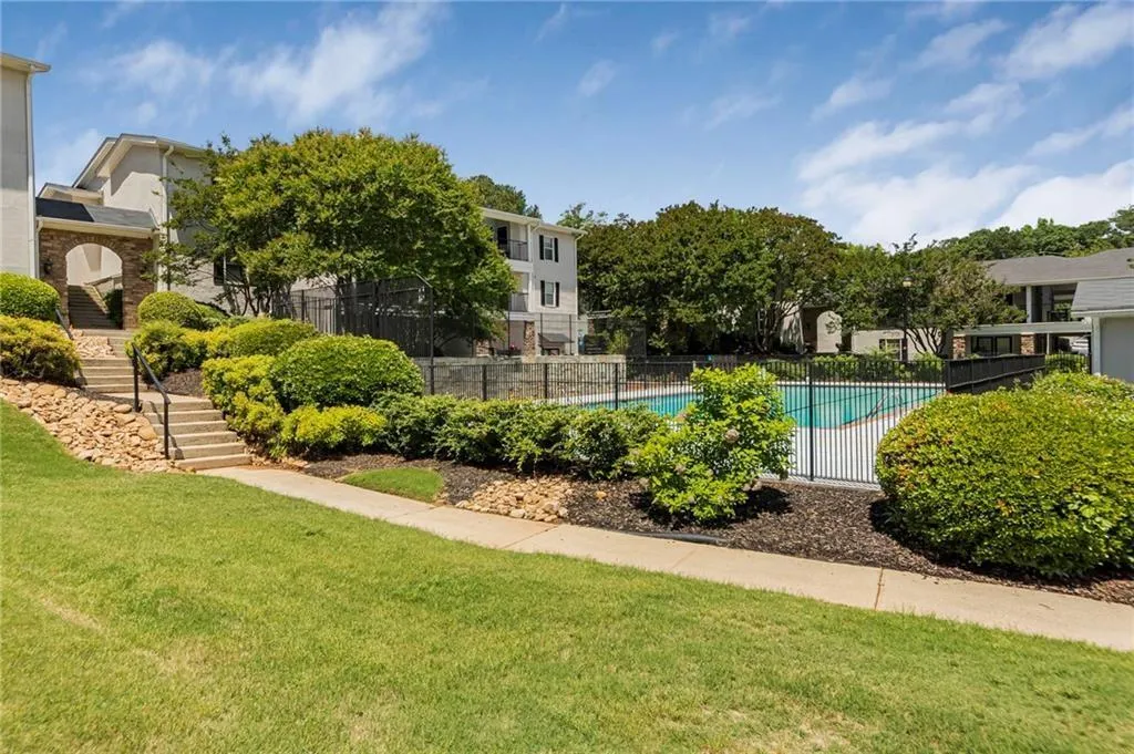 1150 Collier Road Nw Unit 10l, Atlanta, Georgia 30318, 1 Bedroom Bedrooms, ,1 BathroomBathrooms,Residential,For Sale,1150 Collier Road Nw Unit 10l,7595027