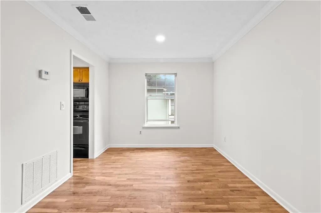 1150 Collier Road Nw Unit 10l, Atlanta, Georgia 30318, 1 Bedroom Bedrooms, ,1 BathroomBathrooms,Residential,For Sale,1150 Collier Road Nw Unit 10l,7595027