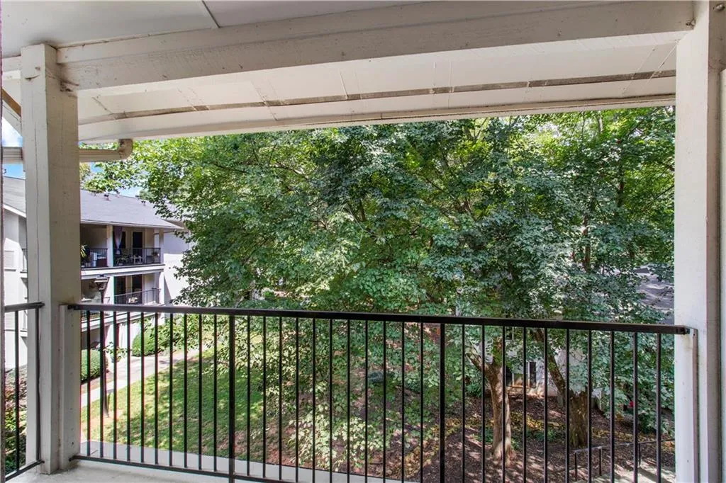 1150 Collier Road Nw Unit 10l, Atlanta, Georgia 30318, 1 Bedroom Bedrooms, ,1 BathroomBathrooms,Residential,For Sale,1150 Collier Road Nw Unit 10l,7595027