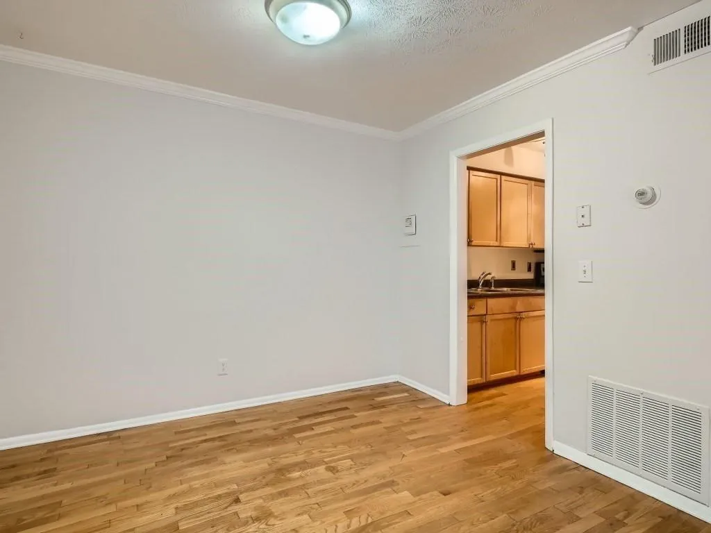 1150 Collier Road Nw Unit 10l, Atlanta, Georgia 30318, 1 Bedroom Bedrooms, ,1 BathroomBathrooms,Residential,For Sale,1150 Collier Road Nw Unit 10l,7595027