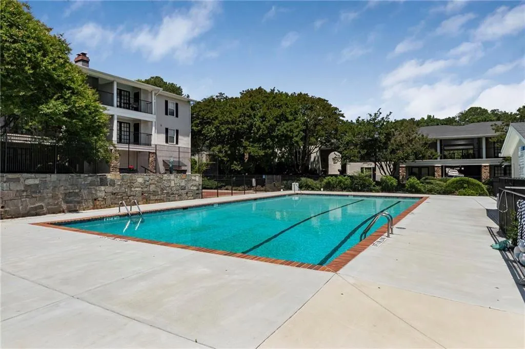 1150 Collier Road Nw Unit 10l, Atlanta, Georgia 30318, 1 Bedroom Bedrooms, ,1 BathroomBathrooms,Residential,For Sale,1150 Collier Road Nw Unit 10l,7595027