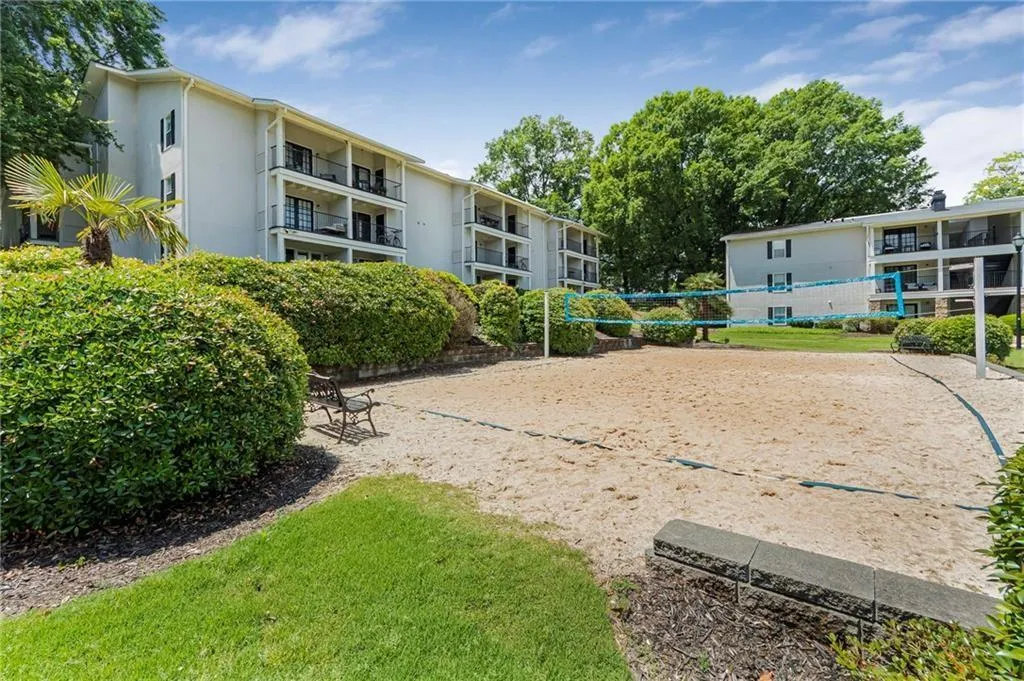 1150 Collier Road Nw Unit 10l, Atlanta, Georgia 30318, 1 Bedroom Bedrooms, ,1 BathroomBathrooms,Residential,For Sale,1150 Collier Road Nw Unit 10l,7595027