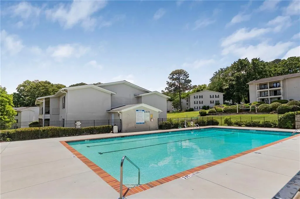 1150 Collier Road Nw Unit 10l, Atlanta, Georgia 30318, 1 Bedroom Bedrooms, ,1 BathroomBathrooms,Residential,For Sale,1150 Collier Road Nw Unit 10l,7595027