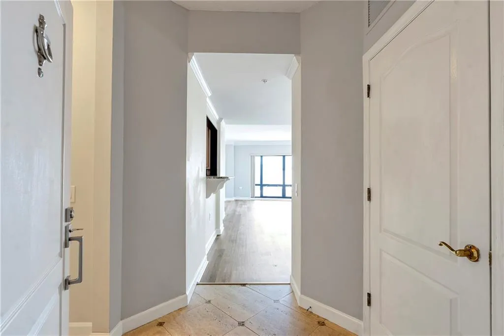 3475 Oak Valley Road Ne Unit 1930, Atlanta, Georgia 30326, 2 Bedrooms Bedrooms, ,2 BathroomsBathrooms,Residential,For Sale,3475 Oak Valley Road Ne Unit 1930,7593251