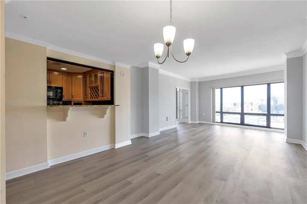 3475 Oak Valley Road Ne Unit 1930, Atlanta, Georgia 30326, 2 Bedrooms Bedrooms, ,2 BathroomsBathrooms,Residential,For Sale,3475 Oak Valley Road Ne Unit 1930,7593251