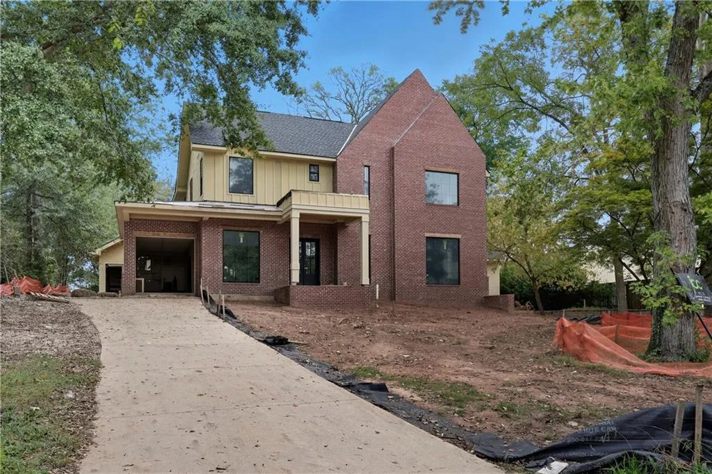 6315 N Hampton Drive, Atlanta, Georgia 30328, 6 Bedrooms Bedrooms, ,6 BathroomsBathrooms,Residential,For Sale,6315 N Hampton Drive,7663703