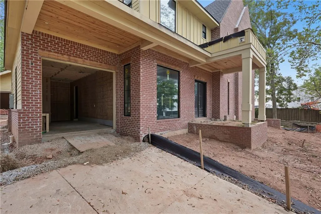 6315 N Hampton Drive, Atlanta, Georgia 30328, 6 Bedrooms Bedrooms, ,6 BathroomsBathrooms,Residential,For Sale,6315 N Hampton Drive,7663703