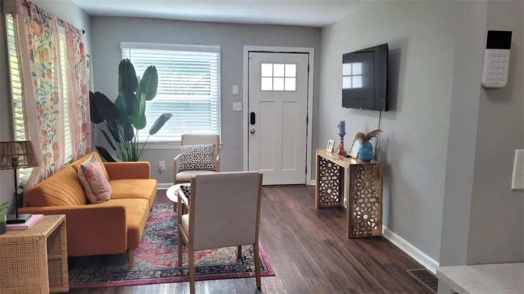 462 Center Hill Avenue, Atlanta, Georgia 30318, 2 Bedrooms Bedrooms, ,1 BathroomBathrooms,Residential,For Sale,462 Center Hill Avenue,7591936