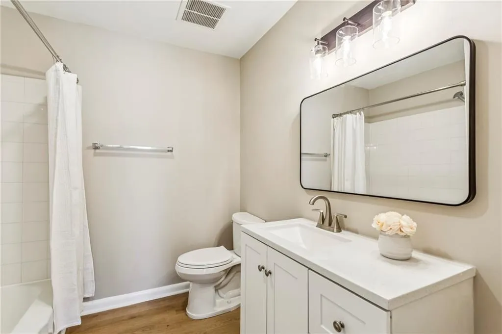 Primary Bath with Linen Closet