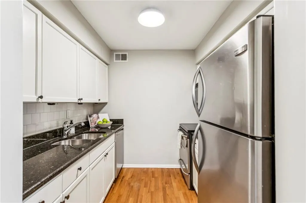 1150 Collier Road Nw Unit J11, Atlanta, Georgia 30318, 2 Bedrooms Bedrooms, 0 ,2 BathroomsBathrooms,Residential,For Sale,1150 Collier Road Nw Unit J11,7738332