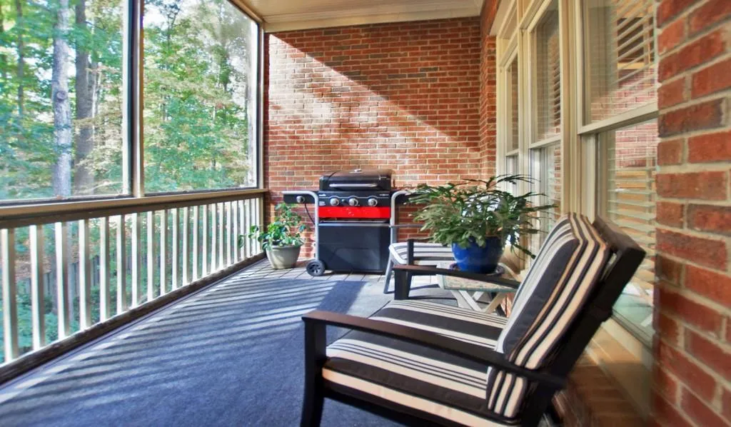 1015 Manorwood Court, Sandy Springs, Georgia 30328, 4 Bedrooms Bedrooms, ,3 BathroomsBathrooms,Residential,Sold,1015 Manorwood Court,5771082