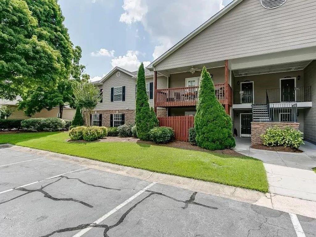 1607 Brighton Point Unit 1607, Sandy Springs, Georgia 30328, 3 Bedrooms Bedrooms, ,2 BathroomsBathrooms,Residential,Sold,1607 Brighton Point Unit 1607,7333402
