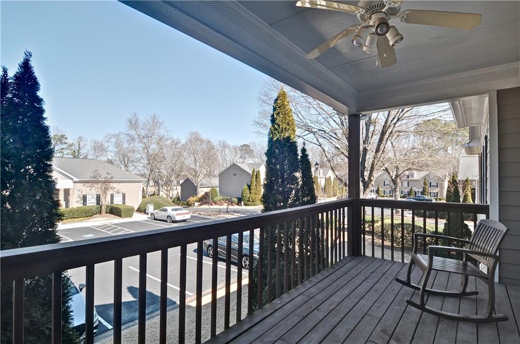 1607 Brighton Point Unit 1607, Sandy Springs, Georgia 30328, 3 Bedrooms Bedrooms, ,2 BathroomsBathrooms,Residential,Sold,1607 Brighton Point Unit 1607,7333402