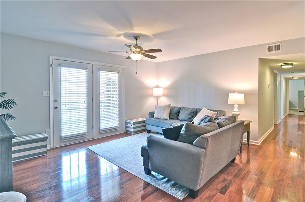 1607 Brighton Point Unit 1607, Sandy Springs, Georgia 30328, 3 Bedrooms Bedrooms, ,2 BathroomsBathrooms,Residential,Sold,1607 Brighton Point Unit 1607,7333402