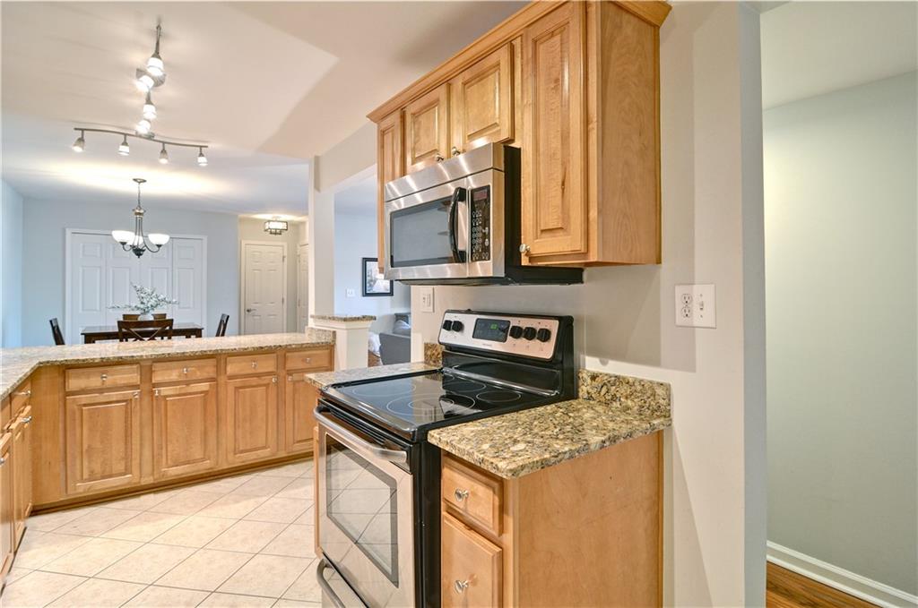 1607 Brighton Point Unit 1607, Sandy Springs, Georgia 30328, 3 Bedrooms Bedrooms, ,2 BathroomsBathrooms,Residential,Sold,1607 Brighton Point Unit 1607,7333402