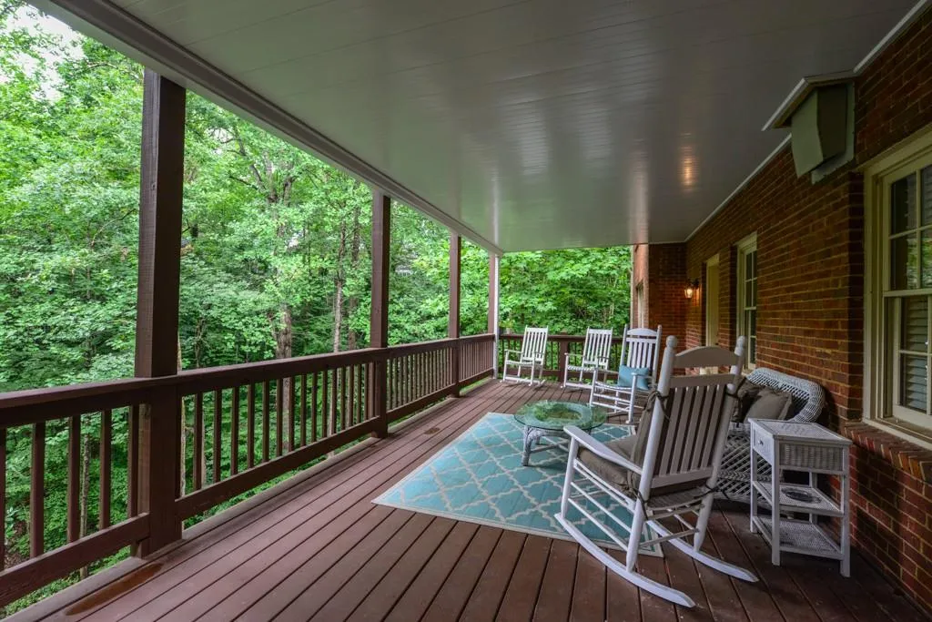 5240 Woodridge Forest Trail Nw, Sandy Springs, Georgia 30327, 5 Bedrooms Bedrooms, ,6 BathroomsBathrooms,Residential,Sold,5240 Woodridge Forest Trail Nw,5901019
