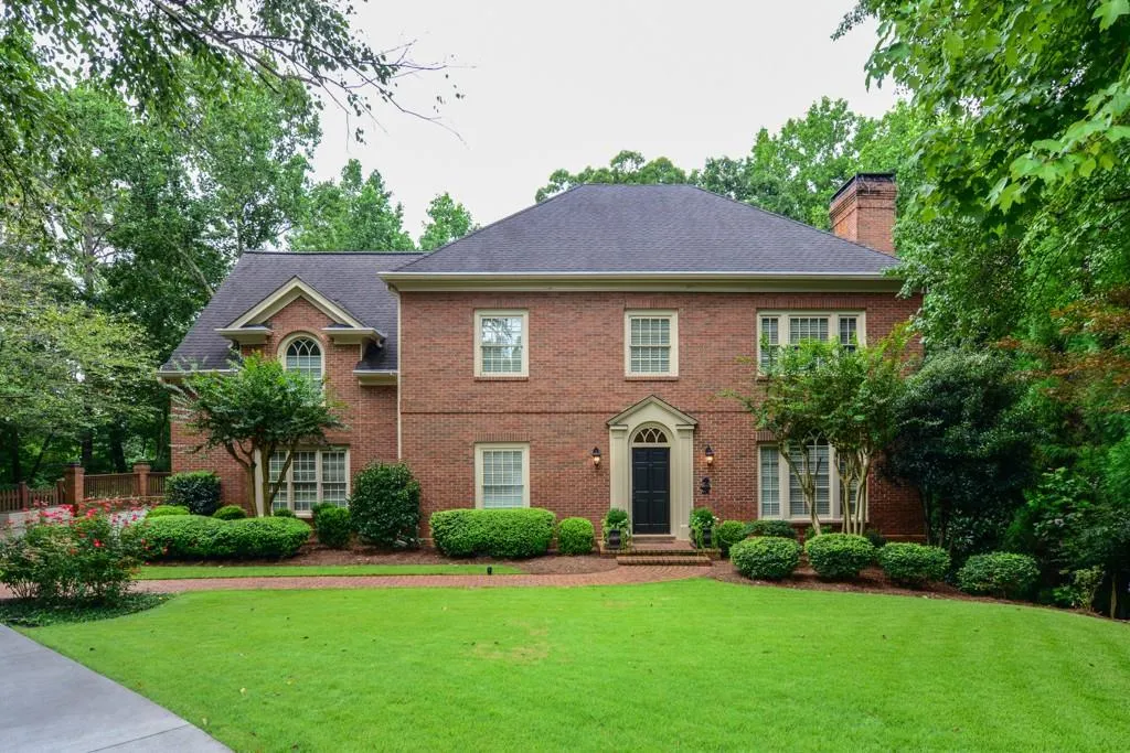 5240 Woodridge Forest Trail Nw, Sandy Springs, Georgia 30327, 5 Bedrooms Bedrooms, ,6 BathroomsBathrooms,Residential,Sold,5240 Woodridge Forest Trail Nw,5901019