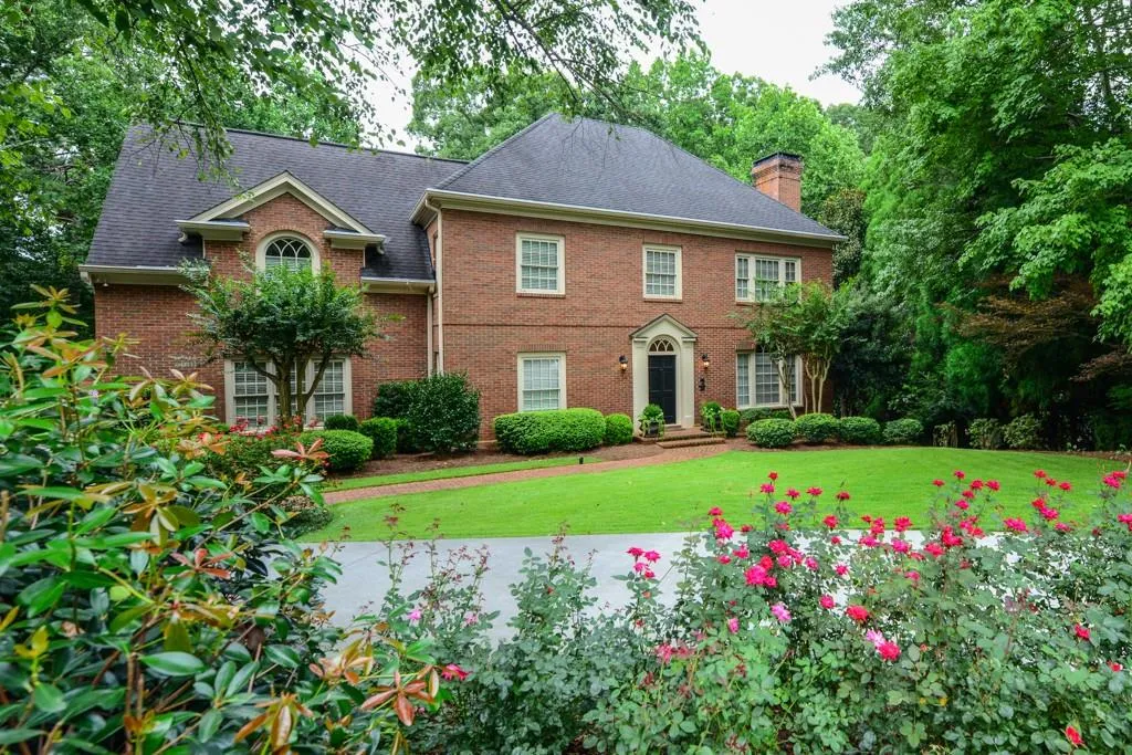 5240 Woodridge Forest Trail Nw, Sandy Springs, Georgia 30327, 5 Bedrooms Bedrooms, ,6 BathroomsBathrooms,Residential,Sold,5240 Woodridge Forest Trail Nw,5901019