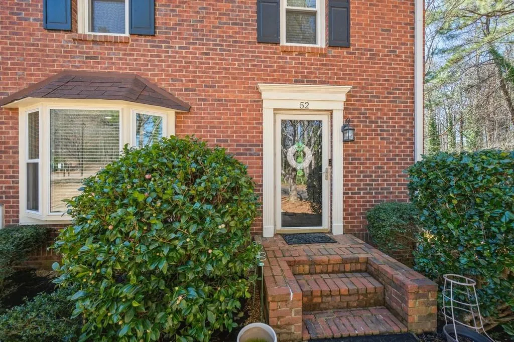 52 Huntington Place Drive, Sandy Springs, Georgia 30350, 3 Bedrooms Bedrooms, ,2 BathroomsBathrooms,Residential,Sold,52 Huntington Place Drive,6848166