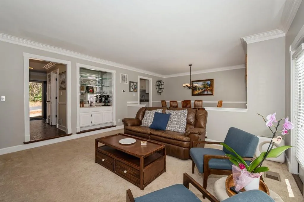 52 Huntington Place Drive, Sandy Springs, Georgia 30350, 3 Bedrooms Bedrooms, ,2 BathroomsBathrooms,Residential,Sold,52 Huntington Place Drive,6848166
