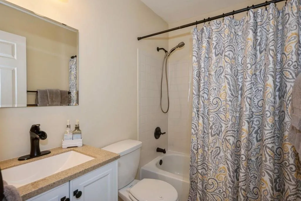 52 Huntington Place Drive, Sandy Springs, Georgia 30350, 3 Bedrooms Bedrooms, ,2 BathroomsBathrooms,Residential,Sold,52 Huntington Place Drive,6848166