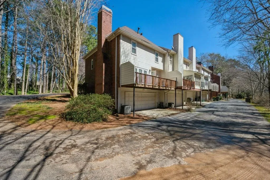 52 Huntington Place Drive, Sandy Springs, Georgia 30350, 3 Bedrooms Bedrooms, ,2 BathroomsBathrooms,Residential,Sold,52 Huntington Place Drive,6848166