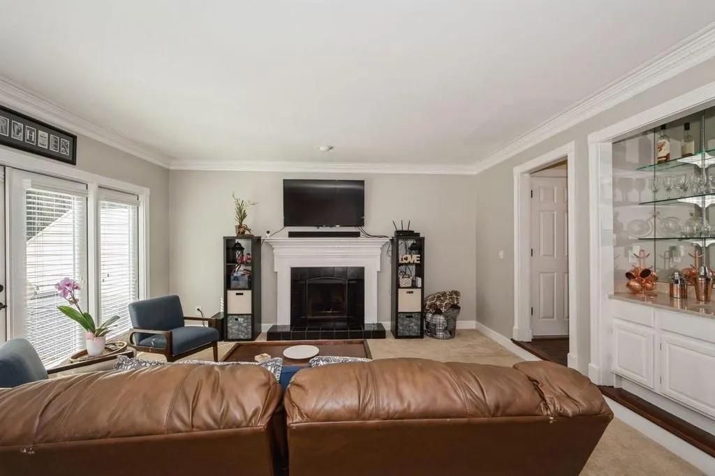 52 Huntington Place Drive, Sandy Springs, Georgia 30350, 3 Bedrooms Bedrooms, ,2 BathroomsBathrooms,Residential,Sold,52 Huntington Place Drive,6848166