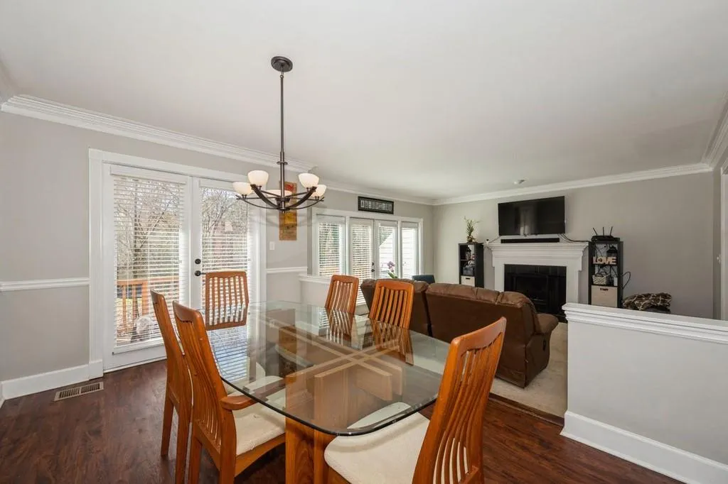 52 Huntington Place Drive, Sandy Springs, Georgia 30350, 3 Bedrooms Bedrooms, ,2 BathroomsBathrooms,Residential,Sold,52 Huntington Place Drive,6848166