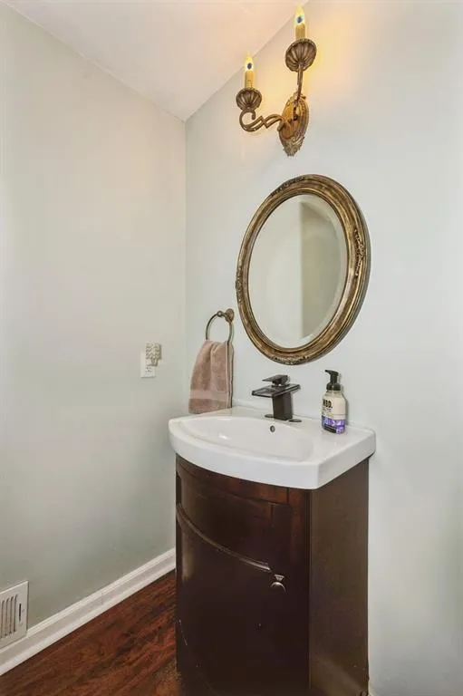 52 Huntington Place Drive, Sandy Springs, Georgia 30350, 3 Bedrooms Bedrooms, ,2 BathroomsBathrooms,Residential,Sold,52 Huntington Place Drive,6848166