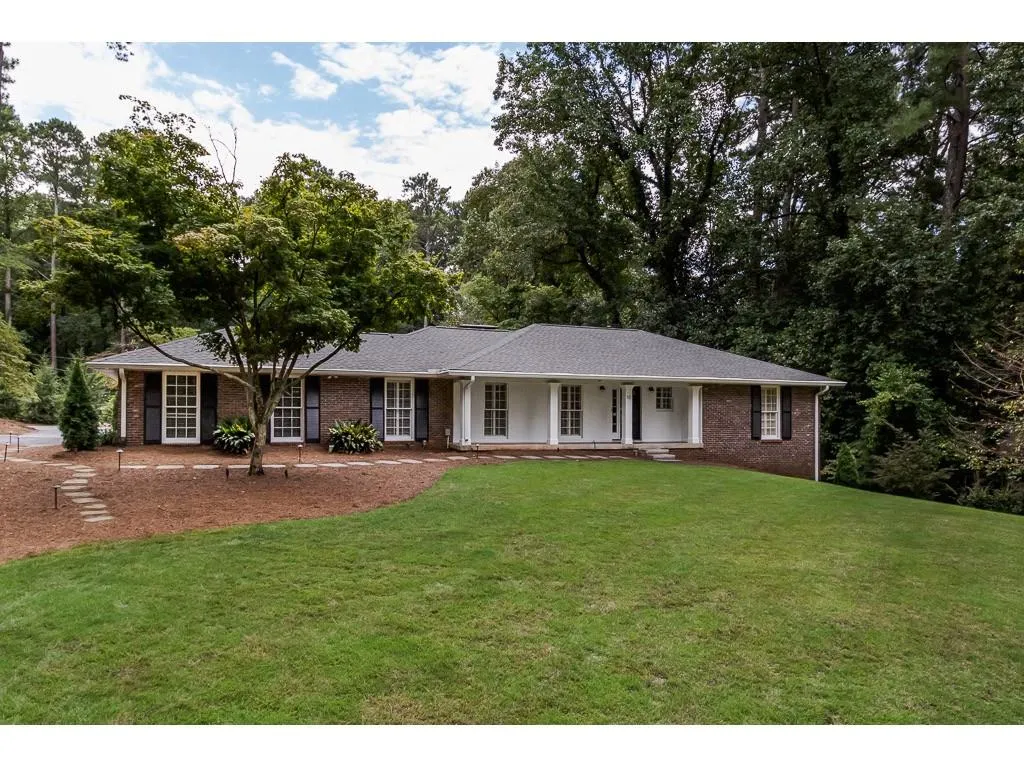 10 Wyndham Drive, Sandy Springs, Georgia 30328, 5 Bedrooms Bedrooms, ,3 BathroomsBathrooms,Residential,Sold,10 Wyndham Drive,6067349
