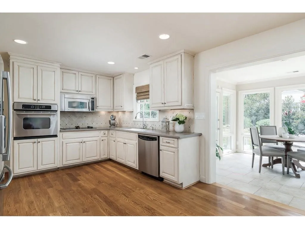 10 Wyndham Drive, Sandy Springs, Georgia 30328, 5 Bedrooms Bedrooms, ,3 BathroomsBathrooms,Residential,Sold,10 Wyndham Drive,6067349