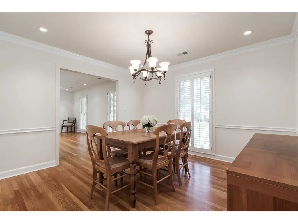 10 Wyndham Drive, Sandy Springs, Georgia 30328, 5 Bedrooms Bedrooms, ,3 BathroomsBathrooms,Residential,Sold,10 Wyndham Drive,6067349