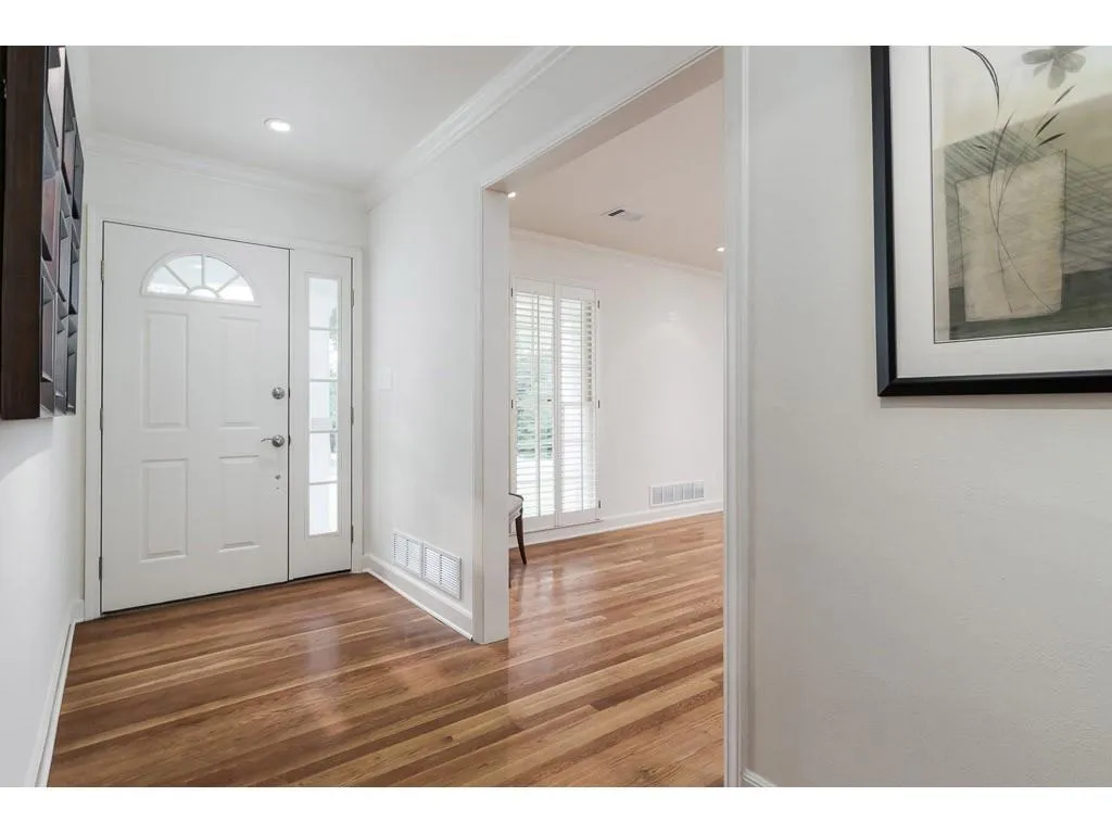 10 Wyndham Drive, Sandy Springs, Georgia 30328, 5 Bedrooms Bedrooms, ,3 BathroomsBathrooms,Residential,Sold,10 Wyndham Drive,6067349