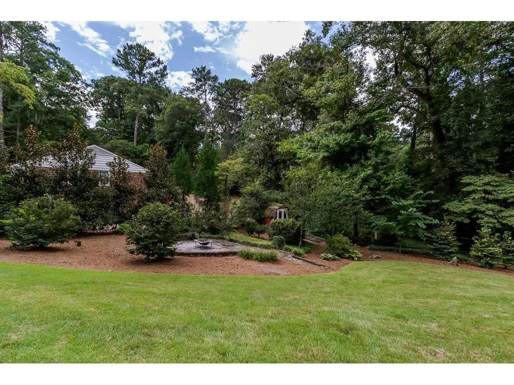 10 Wyndham Drive, Sandy Springs, Georgia 30328, 5 Bedrooms Bedrooms, ,3 BathroomsBathrooms,Residential,Sold,10 Wyndham Drive,6067349