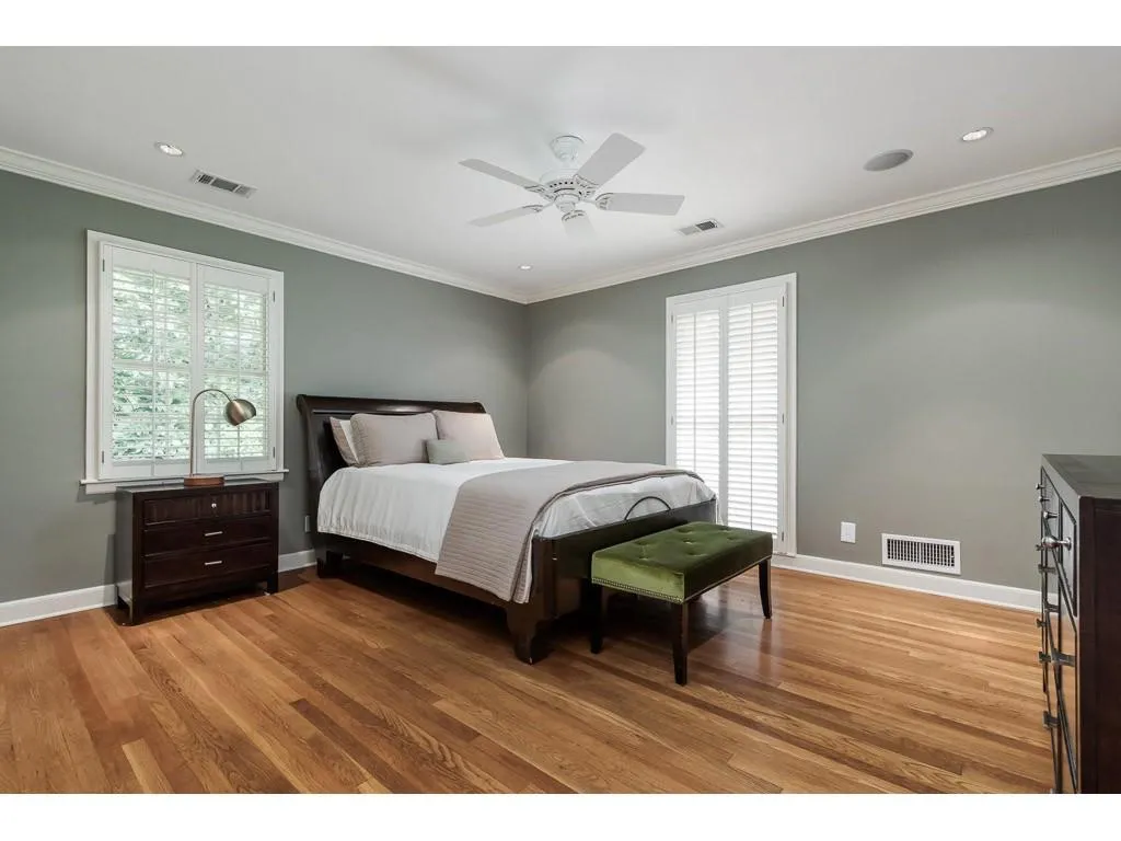 10 Wyndham Drive, Sandy Springs, Georgia 30328, 5 Bedrooms Bedrooms, ,3 BathroomsBathrooms,Residential,Sold,10 Wyndham Drive,6067349