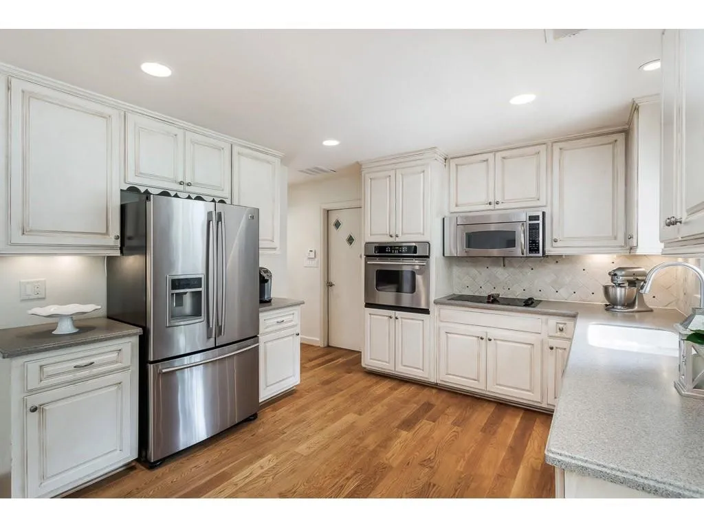 10 Wyndham Drive, Sandy Springs, Georgia 30328, 5 Bedrooms Bedrooms, ,3 BathroomsBathrooms,Residential,Sold,10 Wyndham Drive,6067349