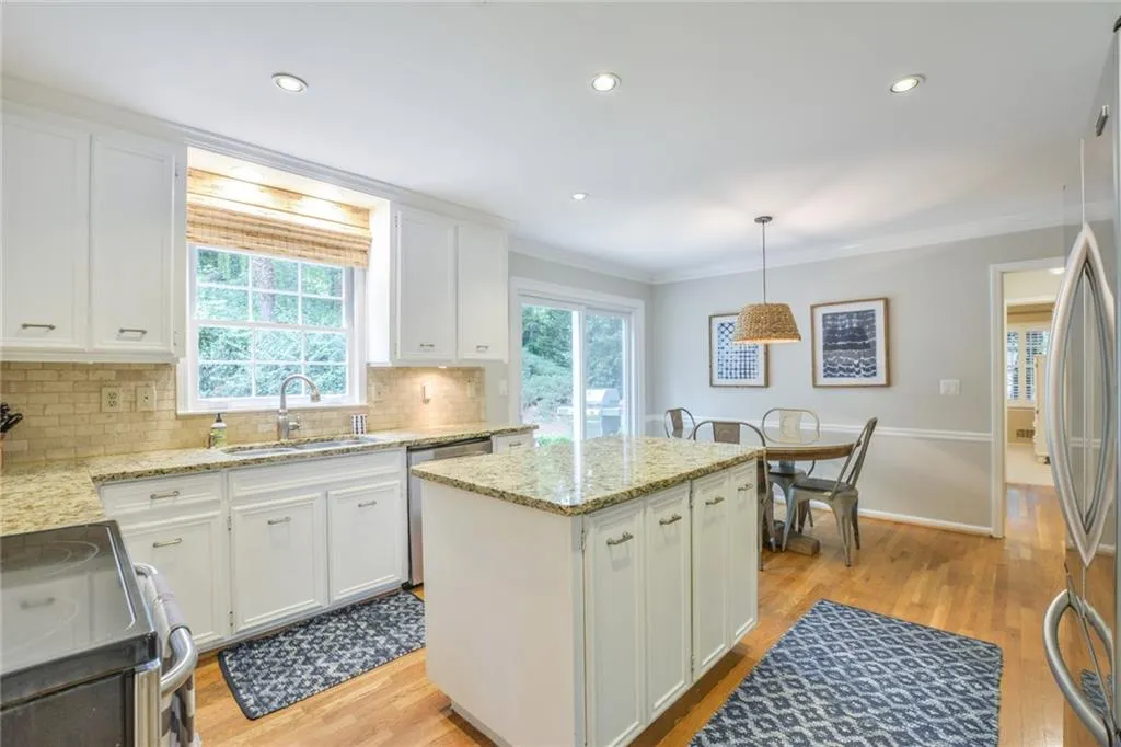 6840 Wright Road, Sandy Springs, Georgia 30328, 4 Bedrooms Bedrooms, ,3 BathroomsBathrooms,Residential,Sold,6840 Wright Road,6576622