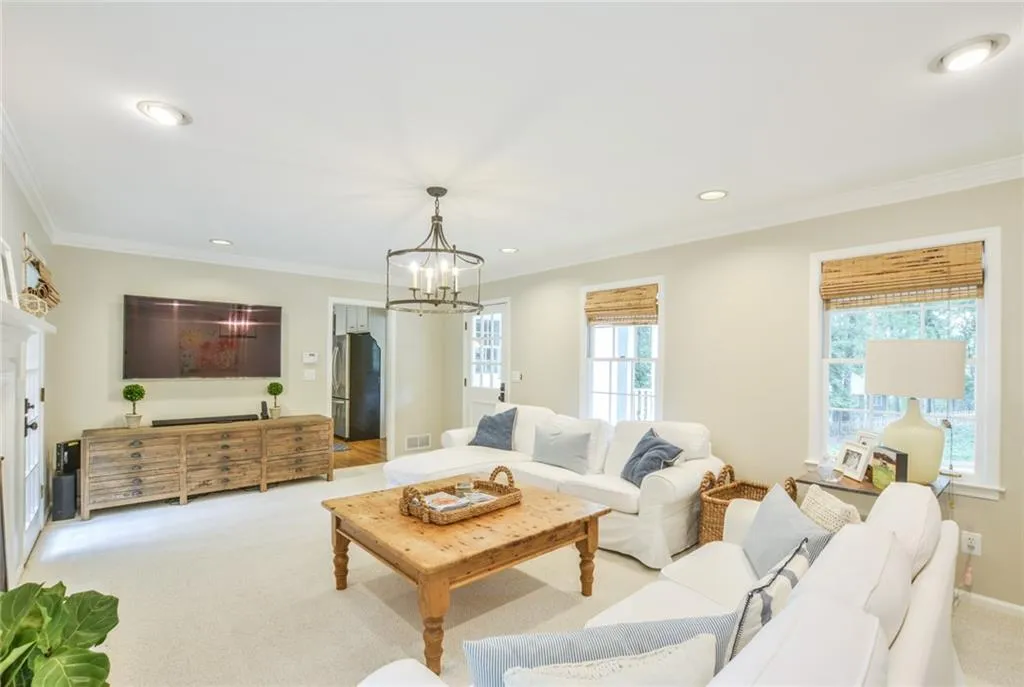 6840 Wright Road, Sandy Springs, Georgia 30328, 4 Bedrooms Bedrooms, ,3 BathroomsBathrooms,Residential,Sold,6840 Wright Road,6576622