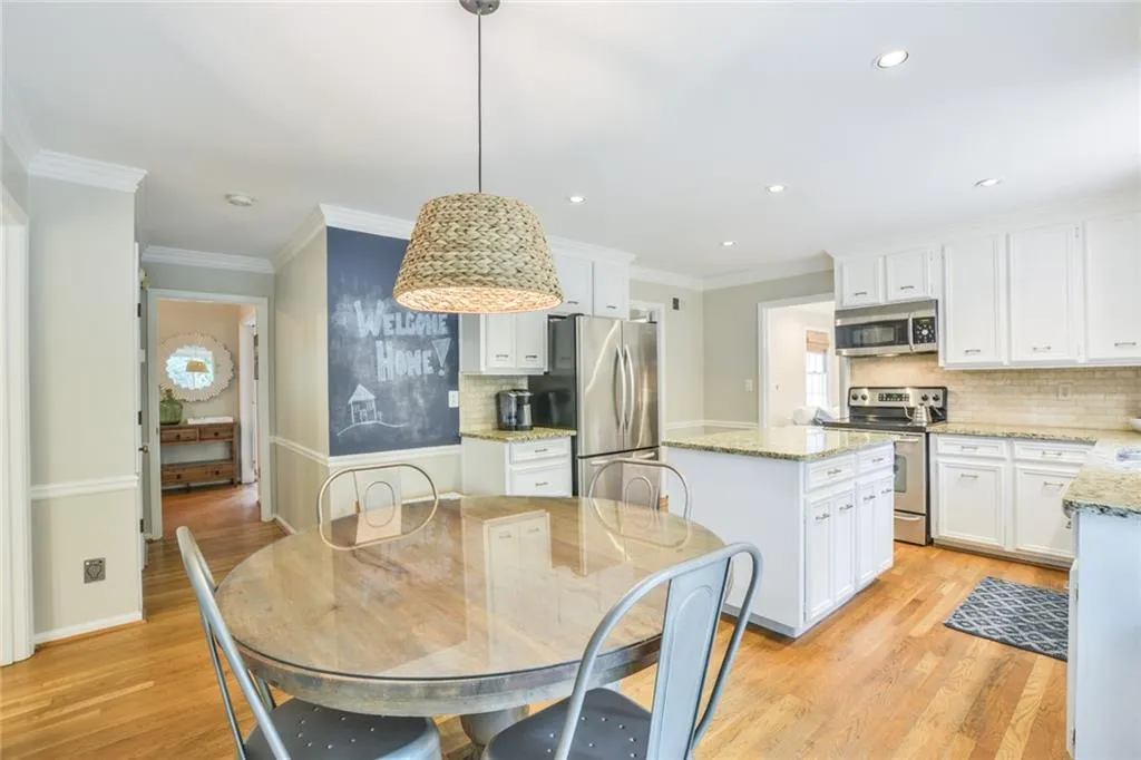 6840 Wright Road, Sandy Springs, Georgia 30328, 4 Bedrooms Bedrooms, ,3 BathroomsBathrooms,Residential,Sold,6840 Wright Road,6576622