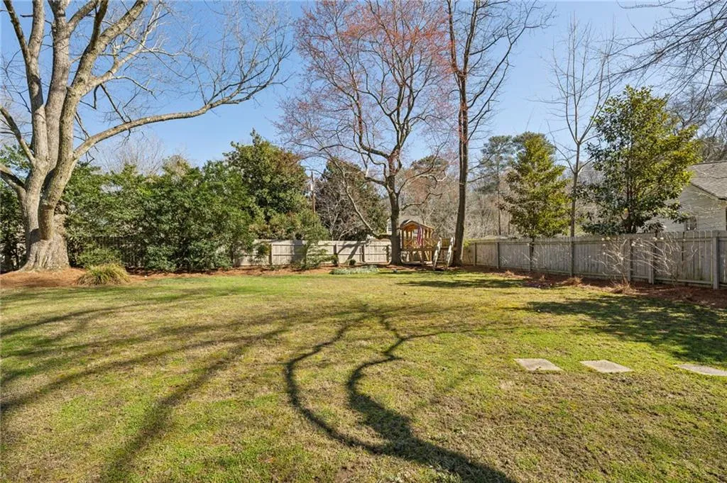 515 Pine Forest Road, Atlanta, Georgia 30342, 4 Bedrooms Bedrooms, ,3 BathroomsBathrooms,Residential,For Sale,515 Pine Forest Road,7626703