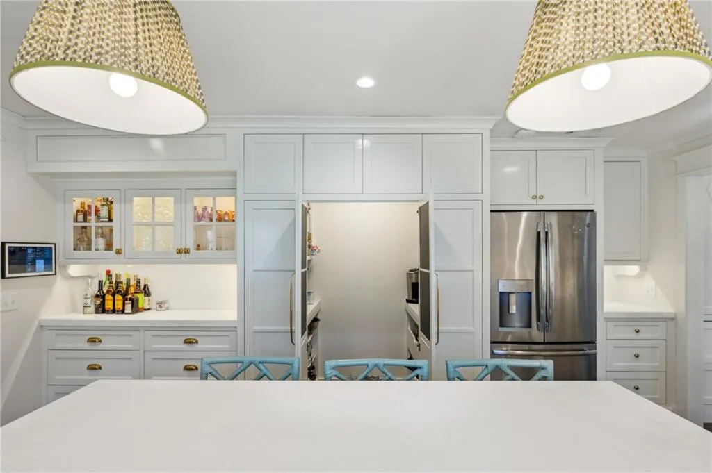 Walk in pantry doors open