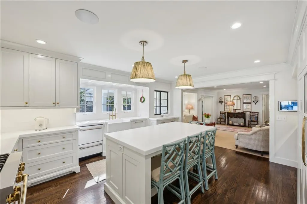 515 Pine Forest Road, Atlanta, Georgia 30342, 4 Bedrooms Bedrooms, ,3 BathroomsBathrooms,Residential,For Sale,515 Pine Forest Road,7626703