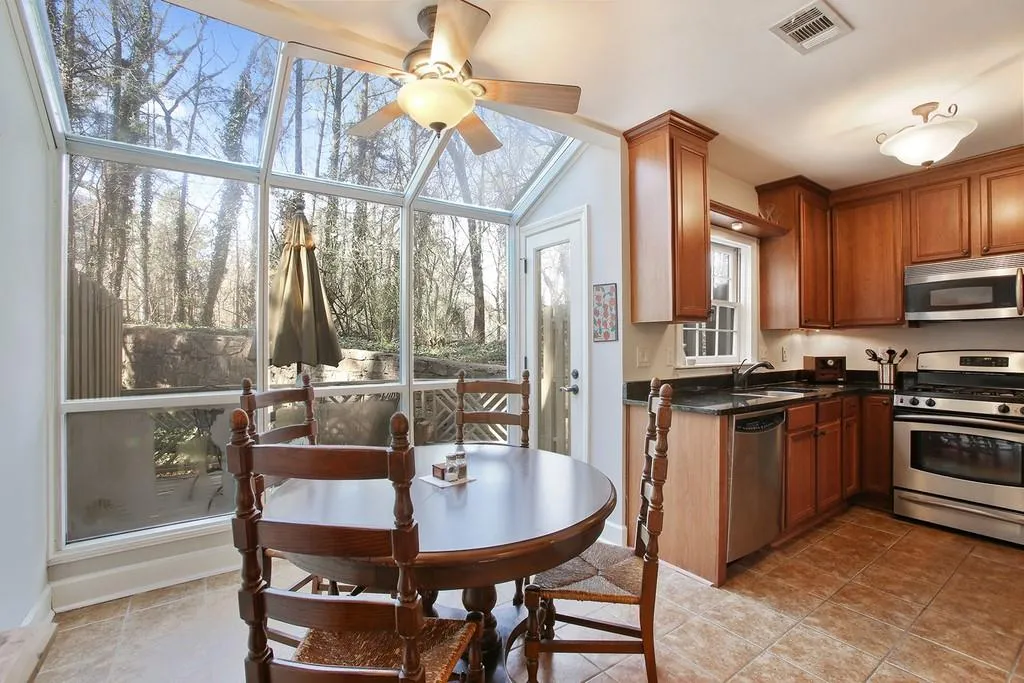 56 Mount Vernon Circle, Atlanta, Georgia 30338, 2 Bedrooms Bedrooms, ,2 BathroomsBathrooms,Residential,Sold,56 Mount Vernon Circle,6528302