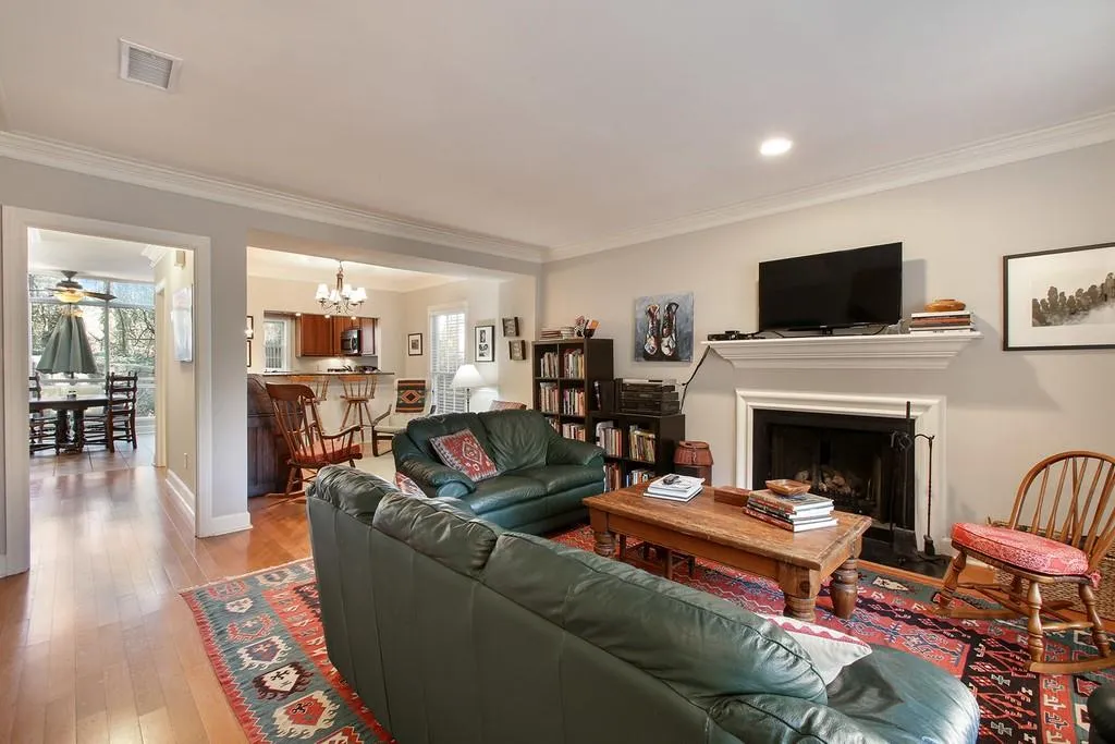 56 Mount Vernon Circle, Atlanta, Georgia 30338, 2 Bedrooms Bedrooms, ,2 BathroomsBathrooms,Residential,Sold,56 Mount Vernon Circle,6528302